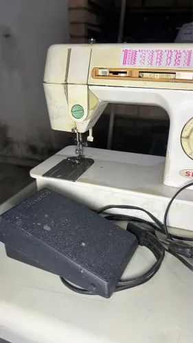Máquina Singer de costura