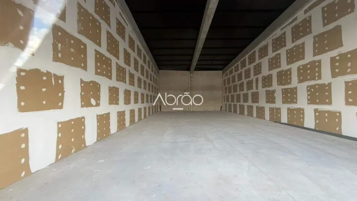 Loja Comercial para Locação no Centro Comercial Vila Lamu - 110 m² - Capão Raso Curitiba