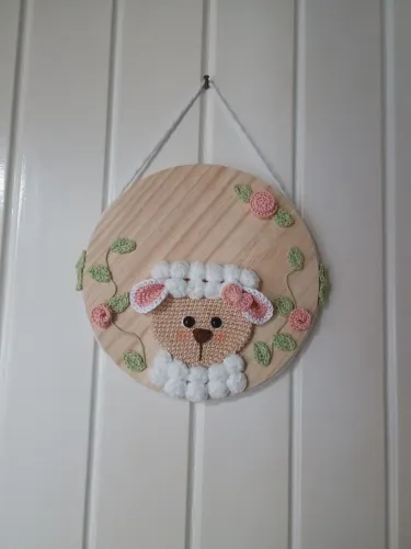 Porta maternidade de ovelhinha em amigurumi 