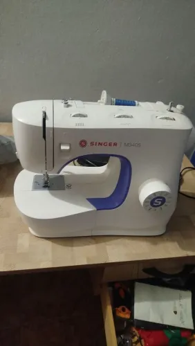 Máquina de Costura Singer