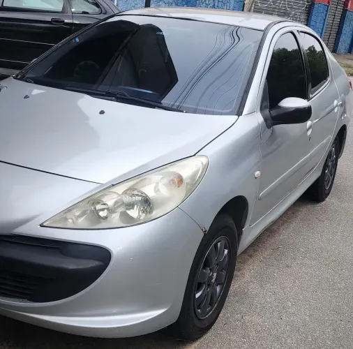 Peugeot 207 Sedan Passion XR 1.4 Flex 8V 4P 2009