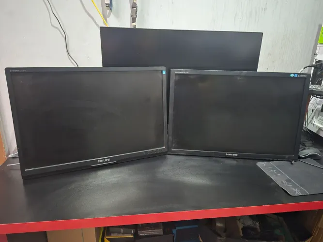 2 monitores de 22 polegadas (valor do par)