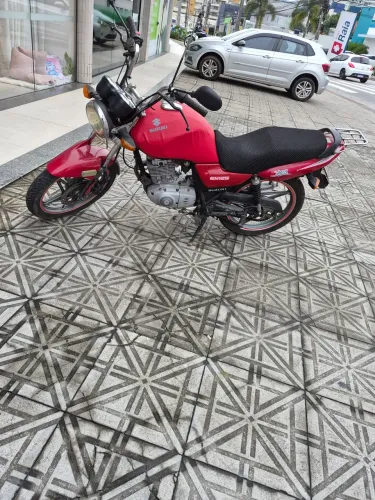 Moto Suzuki yes en 125