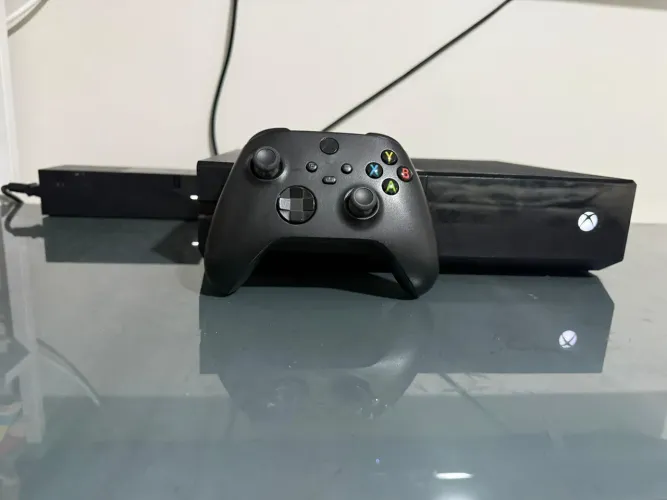 Xbox One Fat valor negociável com RDR2,GTA 5, FIFA e Mais