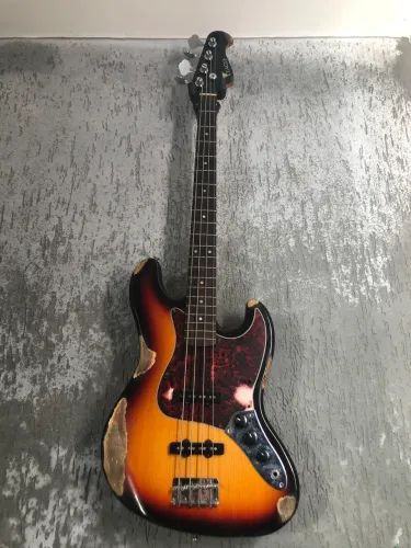 Baixo 4 cordas - Eagle SBJ006 Sunburst Relicado (Acompanha capa)