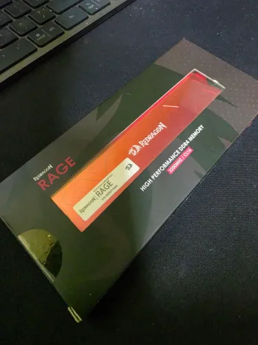Par de Memoria Ddr4 Redragon 2x8GB