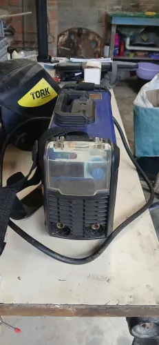 Máquina de fazer solda com eletrodo