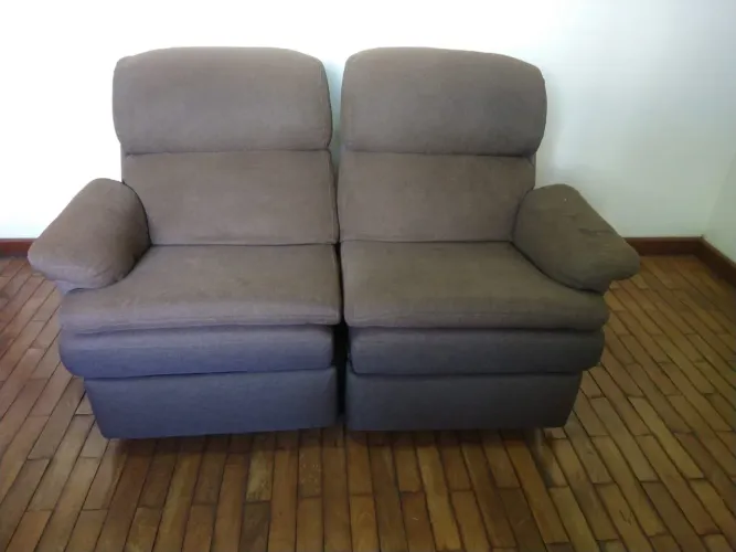 Sofá retrátil de 2 lugares
