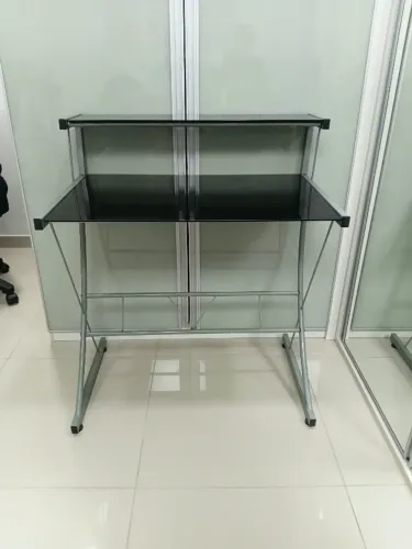 Mesa de vidro para estudo/trabalho