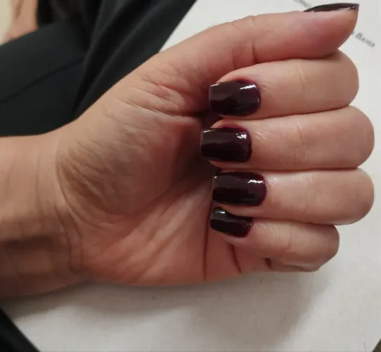 Contrata- se manicure