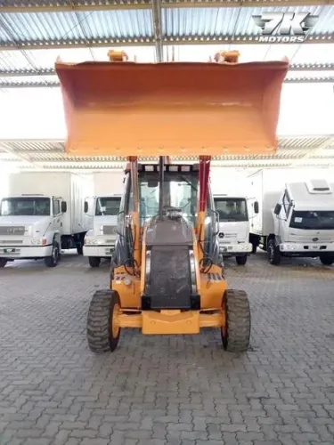 CASE RETROESCAVADEIRA 580M 4X4 2009
