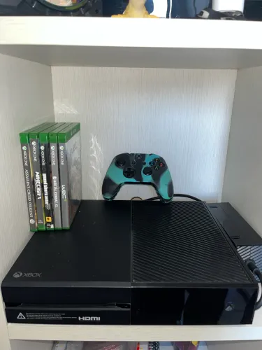 Xbox one+ 5 jogos +controle