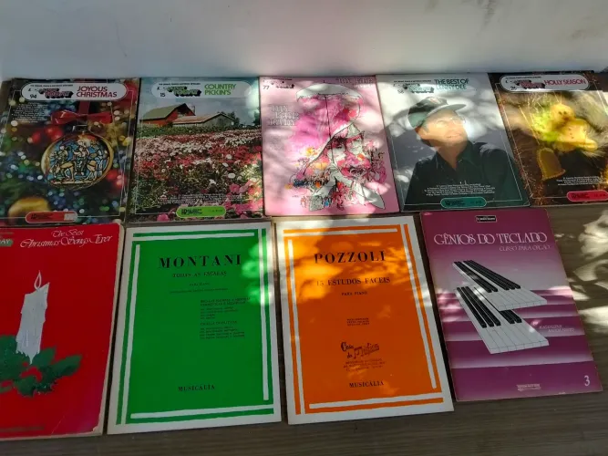8 LIVROS MUSICAIS POR 50 REAIS DESAPEGO PARTICULAR RARÍSSIMO