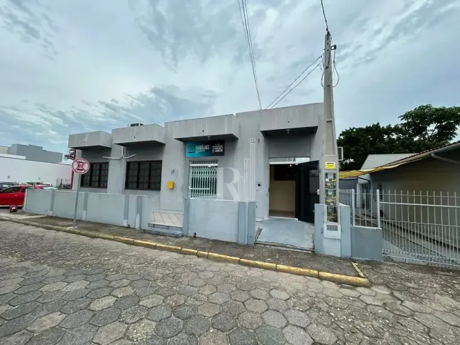 Sala para locação, atrás da Caixa Econômica, Centro, Tijucas, SC