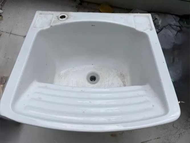 Tanque de roupas 30 litros Deca com coluna 