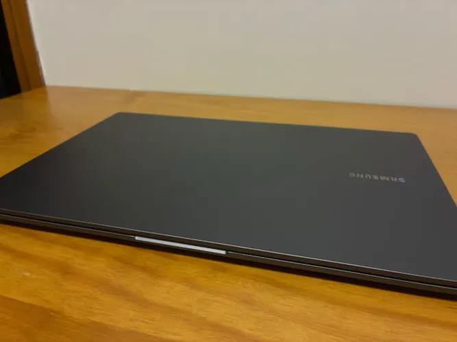 Notebook Samsung Book4 i3 8gb RAM, 512gb SSD
