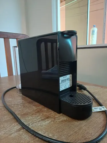 Cafeteira Nespresso Essenza Mini Preta