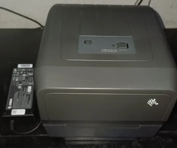 Impressora de Etiqueta para Código de Barras ZEBRA ZD220 com Fonte Original