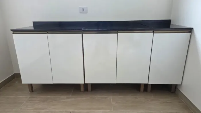 Balcão 100% MDF revestido 5 portas