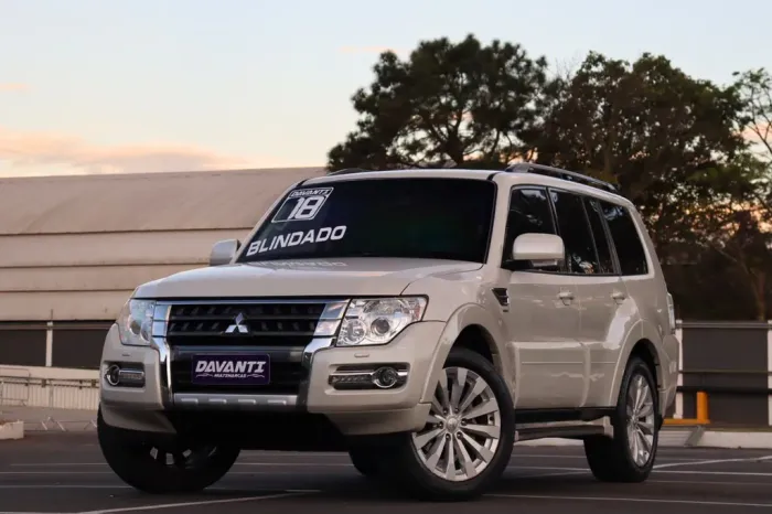 Mitsubishi Pajero GLS Full 3.8 V6 250cv 5P Aut. 2018