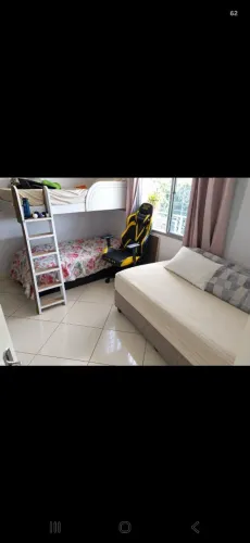 Cama de solteiro AÉREA com colchão