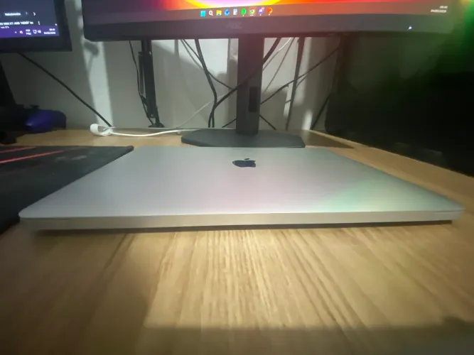 MacBook Air M1 8/256gb