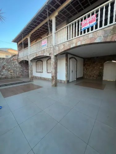 CASA COMERCIAL PARA LOCAÇÃO AVENIDA GUARAPARI