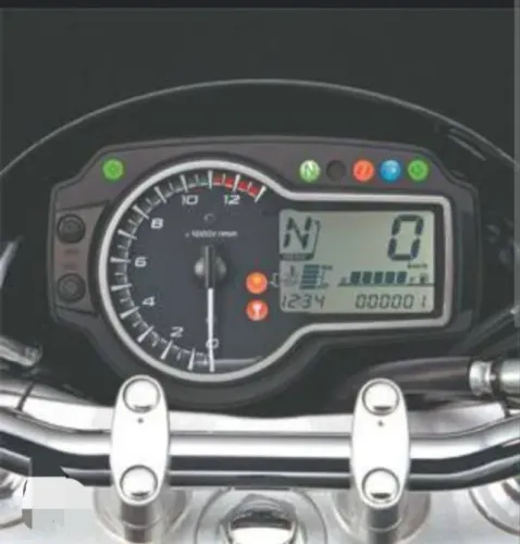 Suzuki GSR 750 Branca 15/16