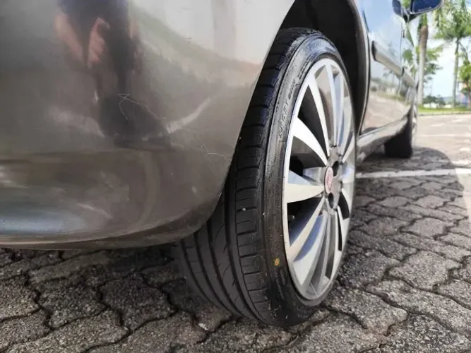 Rodas Aro 17" Originais Fiat c/ Pneus - Troco em roda 15 Fiat com volta.