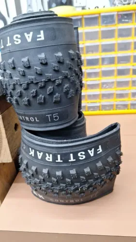 Pneu Specialized 29x 2.35 Fast track 