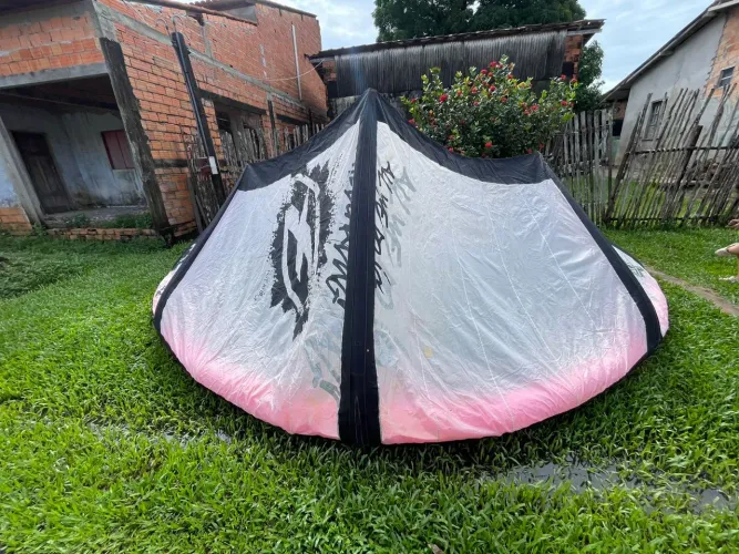 kite com mochila de transporte, trapézio, barra e prancha em 10x s/ juros.