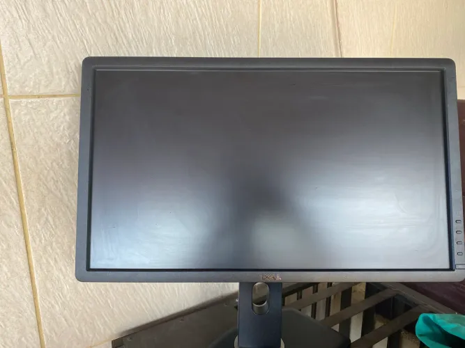 Monitor 23'' LED Dell U2312HM UltraSharp - 1920 x 1080, 60Hz, 8ms - IPS - Hub USB