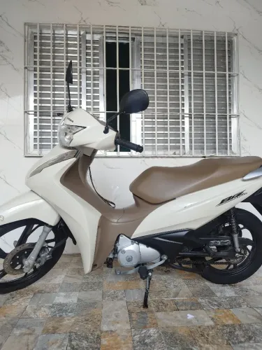 Vende moto Biz 2024 nova 