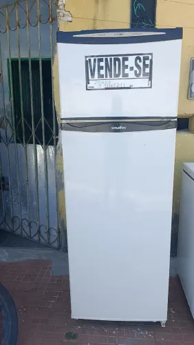 Vendo geladeira,360 Litros Esmaltec