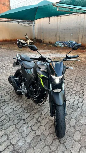 Yamaha FZ25