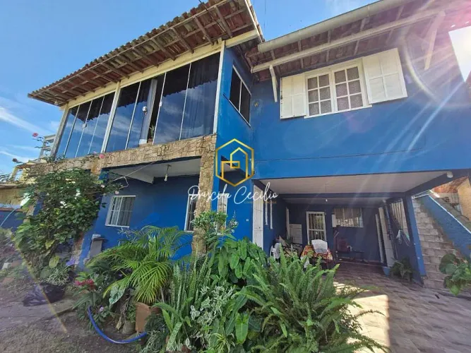 Duas casas perto da Rodovia e da Praia dos Corais em unamar