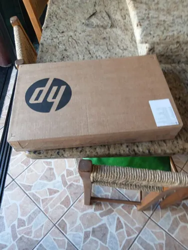 Vendo notebook novo na caixa com nota fiscal 