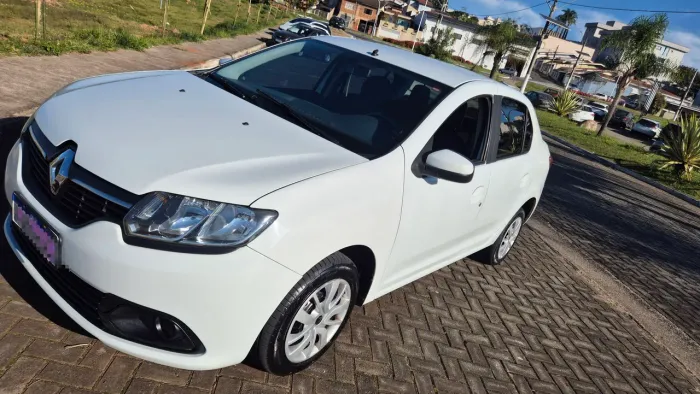 Renault Logan Expression Hi-flex 1.6 8V 4P 2016