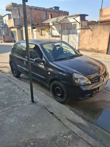 Renault Clio Hi-flex 1.0 16V 3P 2011