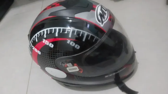 Capacete MT Thunder nunca usado