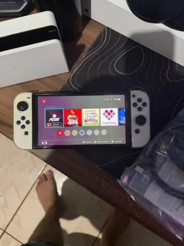 Nintendo Switch OLED 256 GB Desbloqueado + Jogos instalados