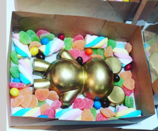 Urso de chocolate recheado+ guloseimas crianças
