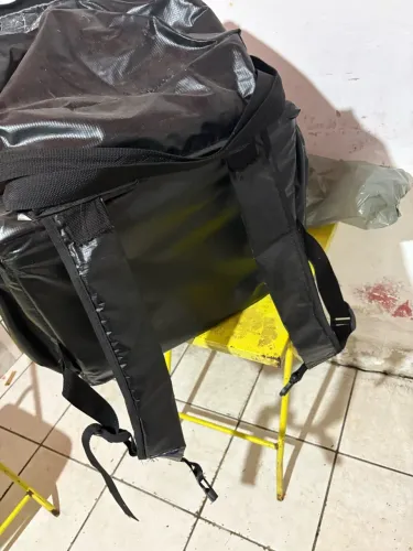 Bag Térmica para Entregador de Delivery - Preta e Vermelha