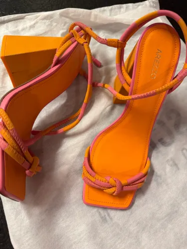Sandália Arezzo