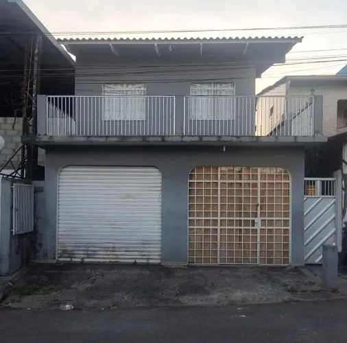 Vendo Casa de 2 Pisos no Bairro Ouro Verde - Próximo ao Nova Era - Coroado