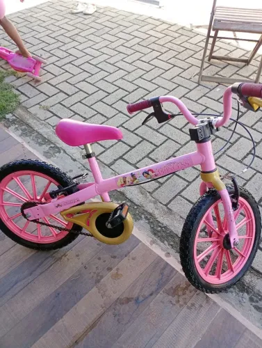 Vendo bicicleta de criança feminina