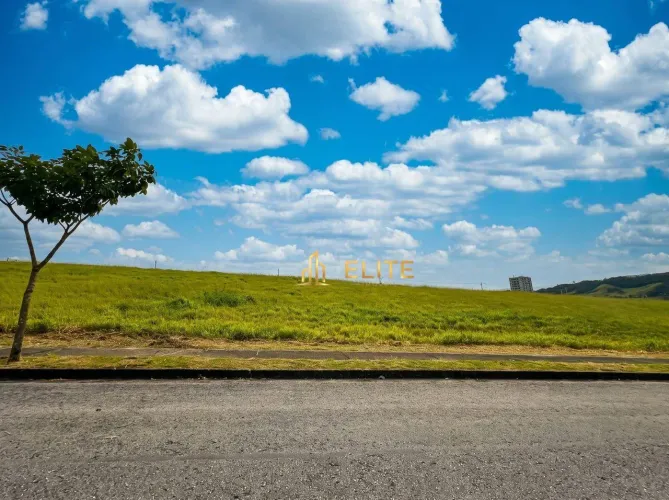 Terreno Residencial com 790m² à venda no Condomínio Recanto da Baronesa em São José dos Ca