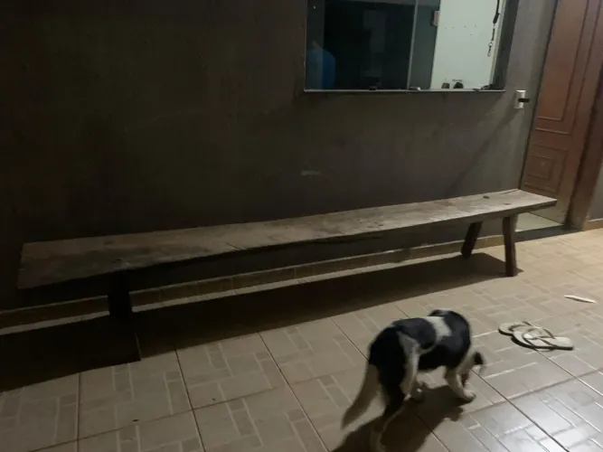 Banco grande em madeira rústica
