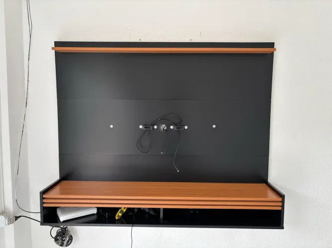 VENDO PAINEL DE TELEVISÃO