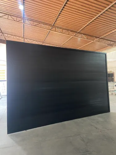 PORTÃO ALUMÍNIO PRETO FOSCO LISO COM FRISO